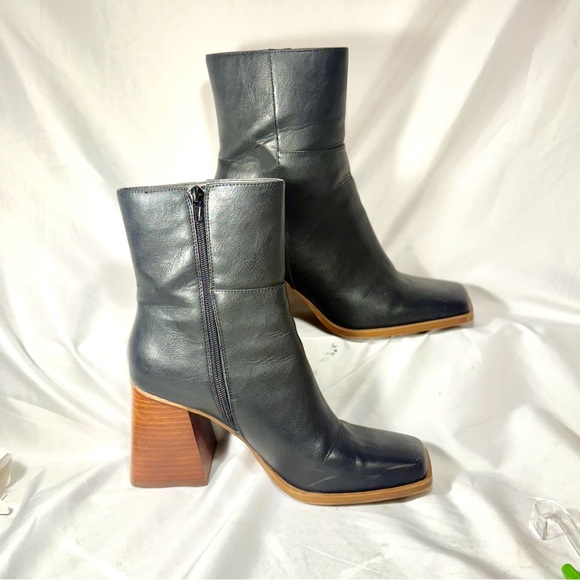 Wonderly Oakley Elegant Black Faux Leather Ankle Boots size 10 - 3.5” Block Heel - Picture 1 of 8